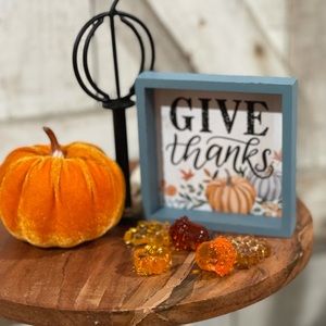 Farmhouse “Give Thanks”Box Sign Scatter &  Pumpkin